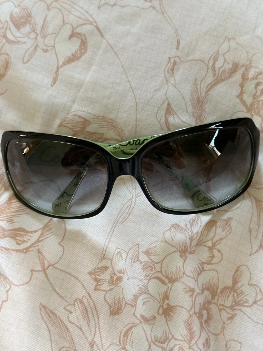 Authentic Coach Ginger Women's Black oversized Sunglasses S496